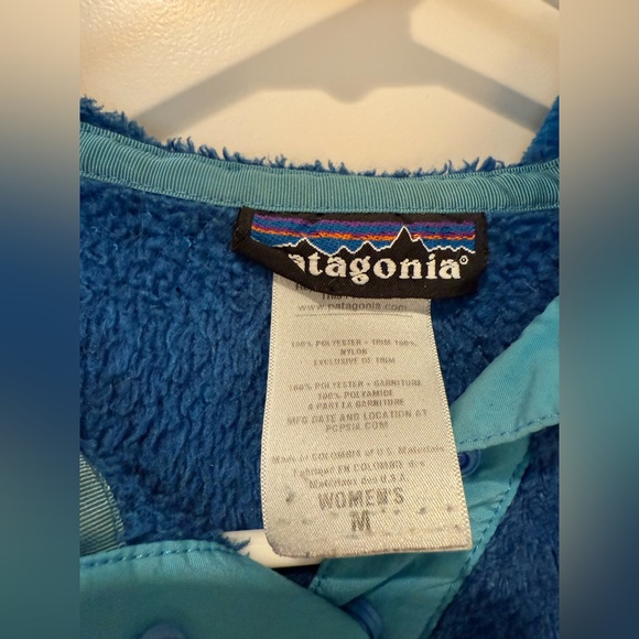 Patagonia Women’s Blue Fleece Hoodie, Size Medium - Picture 4 of 4